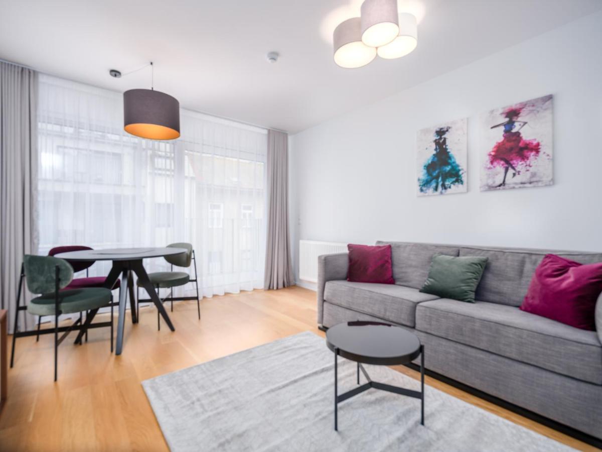 Myfavorit Apartments - Spacious Apartments Next To Puplic Transport U1 Direct Connection To Citycenter Viena Exterior foto
